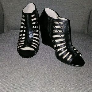 BCBGENERATION black leather cut out wedges size 7